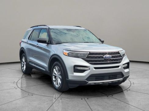 Certified 2023 Ford Explorer XLT w/ Equipment Group 202A AWD/4WD image 14