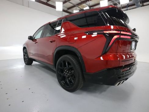 Used 2024 Chevrolet Traverse RS image 9