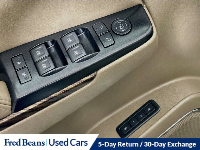 Used 2020 GMC Yukon SLT w/ Value Plus Edition AWD/4WD image 25