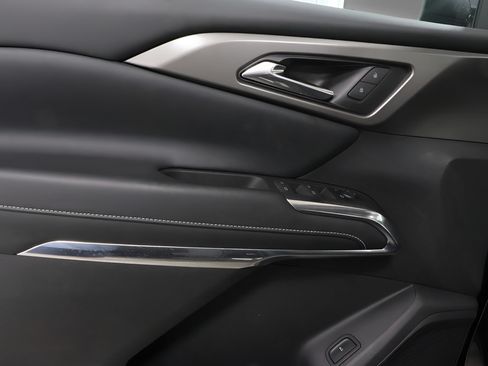 Used 2024 Chevrolet Traverse LT w/ Midnight/Sport Edition AWD/4WD image 19