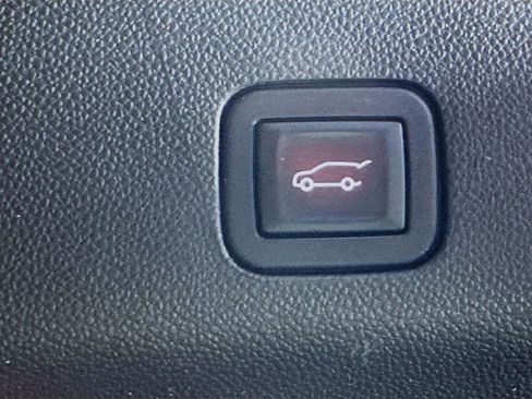 Used 2021 Cadillac Escalade ESV Premium Luxury image 33