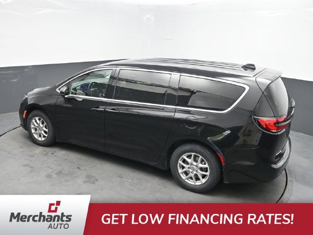 Used 2024 Chrysler Pacifica Touring-L FWD image 23