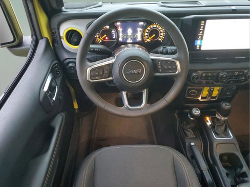 Used 2024 Jeep Wrangler Sahara image 11