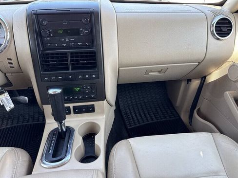 Used 2007 Ford Explorer Sport Trac Limited AWD/4WD image 26