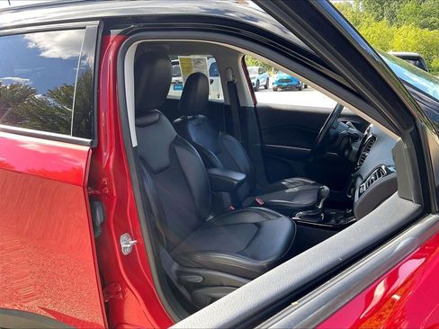 Used 2019 Jeep Compass Latitude AWD/4WD image 11