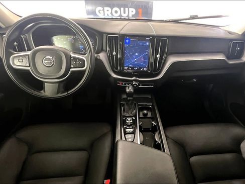 Used 2020 Volvo XC60 T5 Momentum w/ Premium Package image 15
