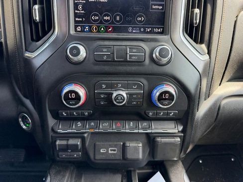 Used 2021 GMC Sierra 1500 AT4 w/ AT4 Preferred Package AWD/4WD image 14
