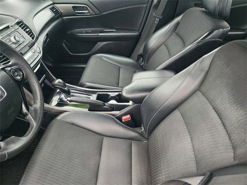 Used 2016 Honda Accord Sport image 12