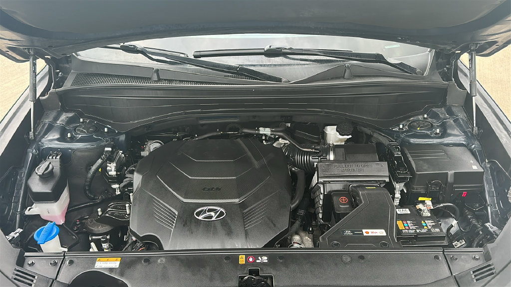 Used 2024 Hyundai Palisade SEL w/ Premium Package FWD image 3