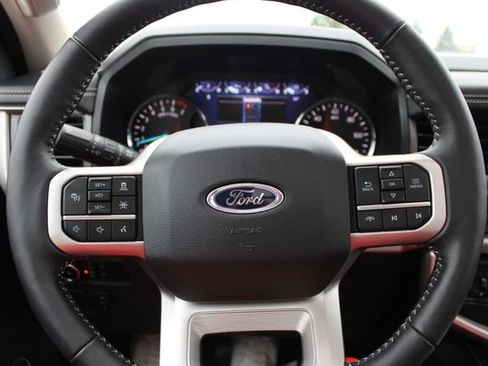 Used 2024 Ford Expedition XLT AWD/4WD image 14