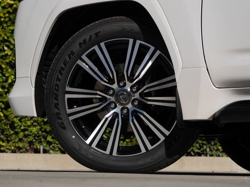 New 2026 Lexus LX 600 4WD w/ Luxury Package image 8