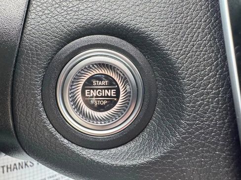 Used 2022 Mercedes-Benz GLC 300 4MATIC image 25