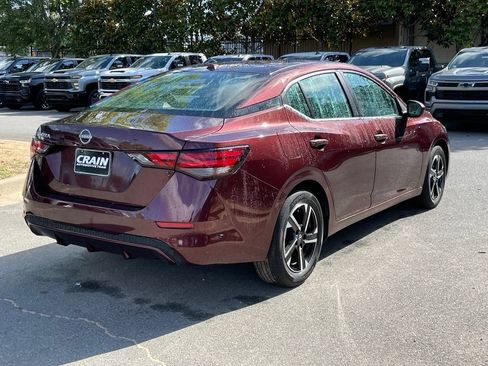 Used 2025 Nissan Sentra SV FWD image 8