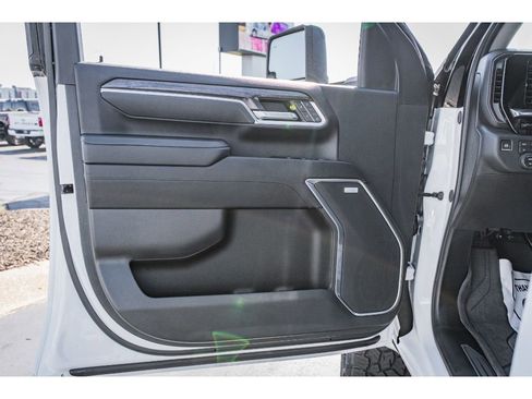 Used 2025 Chevrolet Silverado 2500 LTZ w/ Trail Boss Package image 6