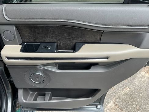 Used 2018 Ford Expedition Limited w/ Equipment Group 302A RWD image 22