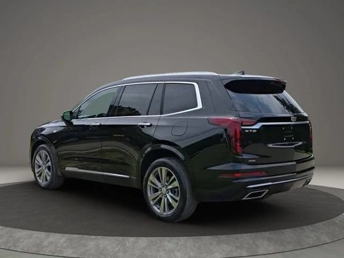 Used 2023 Cadillac XT6 Premium Luxury w/ Platinum Package AWD/4WD image 2