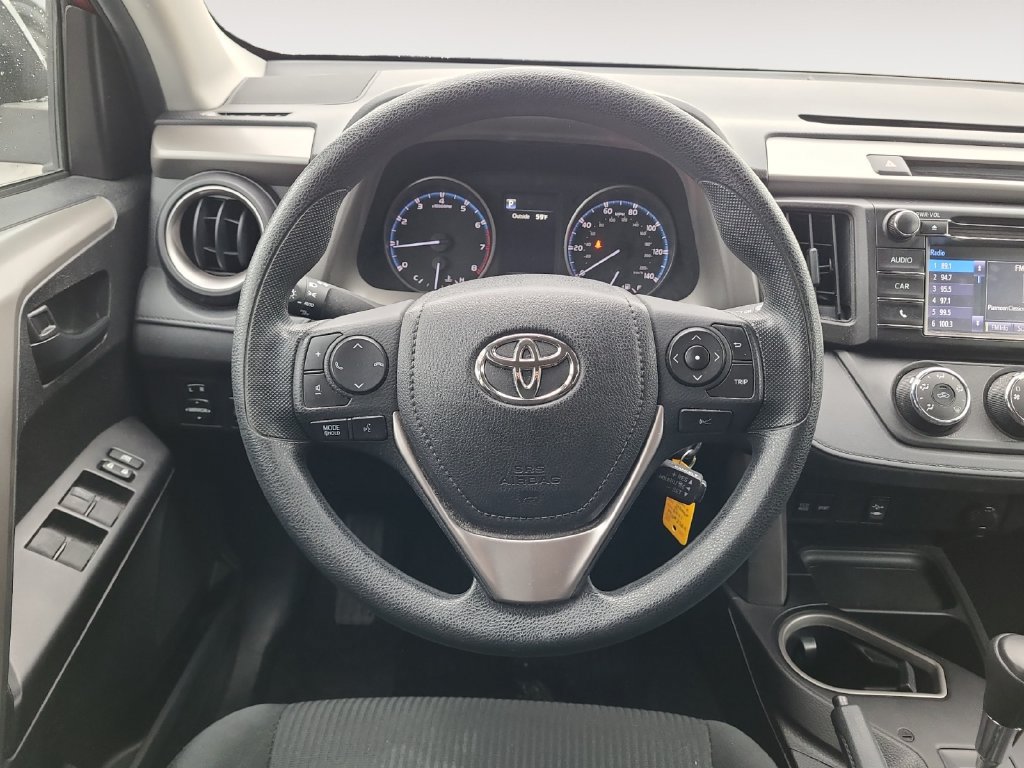 Used 2018 Toyota RAV4 LE AWD/4WD image 12