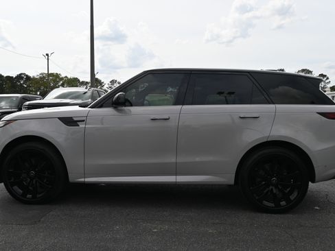 Used 2025 Land Rover Range Rover Sport Dynamic SE image 11
