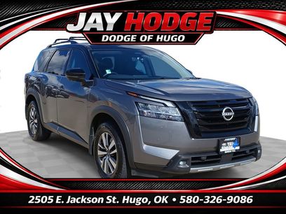 Used 2023 Nissan Pathfinder SL w/ Lighting Package (N92)