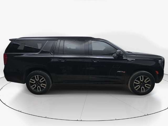 Used 2021 GMC Yukon XL AT4 w/ AT4 Premium Plus Package AWD/4WD image 4