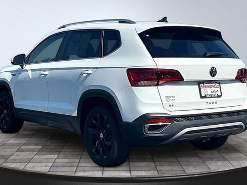 Used 2024 Volkswagen Taos SE image 4