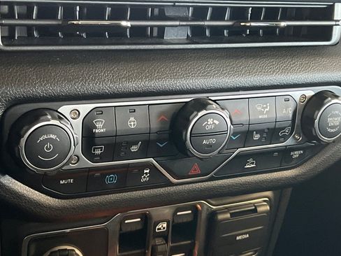 Used 2025 Jeep Wrangler Unlimited Sport S 4xe AWD/4WD image 20