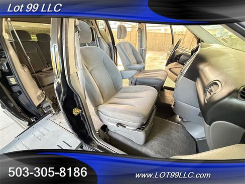 Used 2006 Chrysler Town & Country Touring w/ Trailer Tow Prep Group FWD image 19