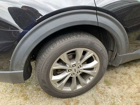 Certified 2023 Ford Explorer XLT w/ Equipment Group 202A AWD/4WD image 9