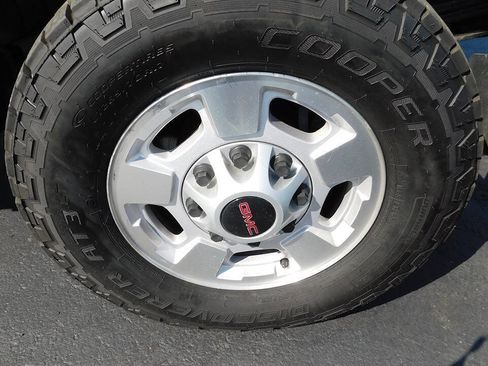 Used 2018 GMC Sierra 2500 4x4 Double Cab w/ Sierra Convenience Package image 9