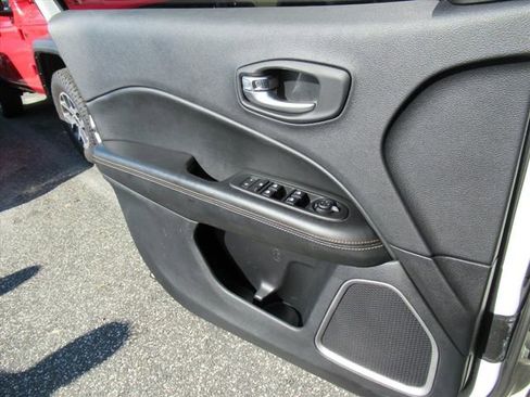 Used 2020 Jeep Compass Latitude w/ Cold Weather Group image 25