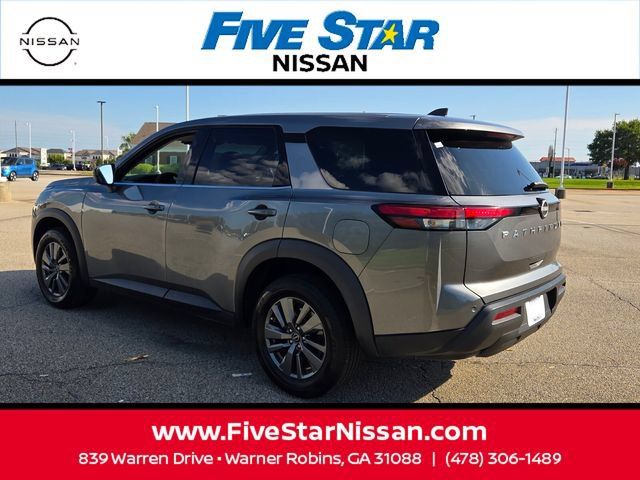 Used 2024 Nissan Pathfinder S FWD image 9