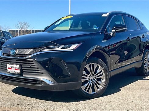 Used 2021 Toyota Venza XLE w/ Softex Package image 1