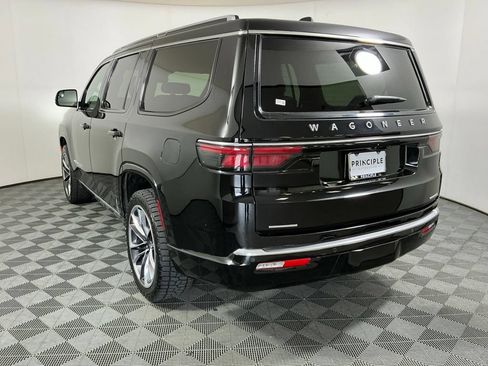 Used 2023 Jeep Wagoneer Series III w/ Premium Group I AWD/4WD image 7