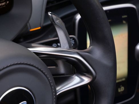 Used 2025 McLaren Artura Spider RWD image 12