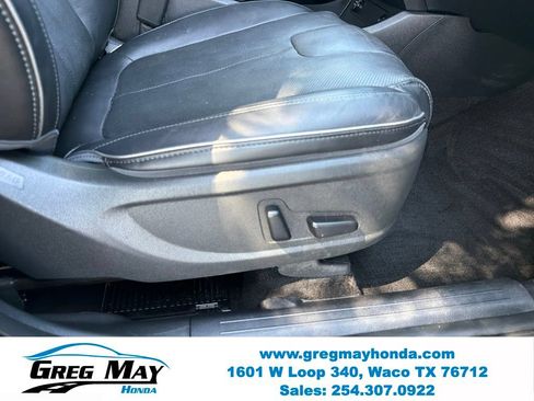 Used 2022 Hyundai Santa Fe SEL w/ Convenience + Premium Package FWD image 31