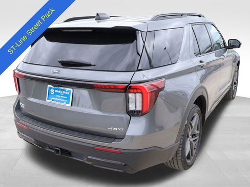 Used 2025 Ford Explorer ST-Line w/ ST-Line Street Pack AWD/4WD image 5