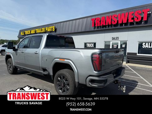 Used 2024 GMC Sierra 3500 AT4 w/ AT4 Premium Plus Package AWD/4WD image 3