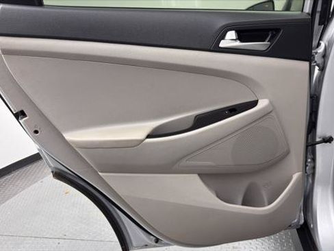 Used 2019 Hyundai Tucson SE FWD image 16