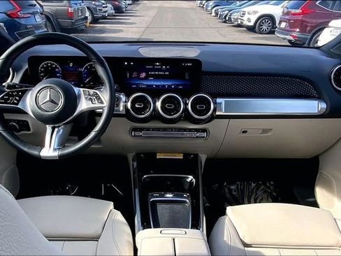 Used 2026 Mercedes-Benz GLB 250 4MATIC image 12