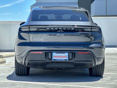 Certified 2025 Porsche Macan Electric RWD image 7