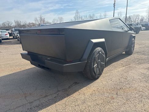 Used 2024 Tesla Cybertruck AWD Crew Cab image 3