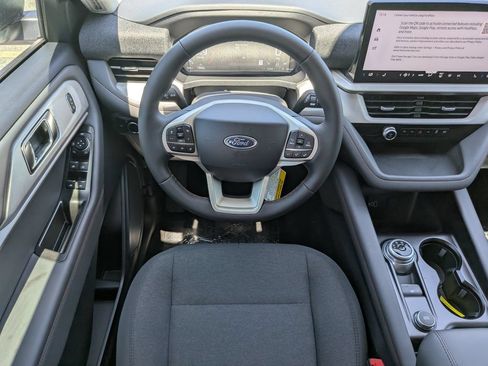 New 2026 Ford Explorer Active RWD image 13