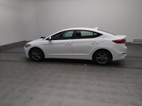 Used 2018 Hyundai Elantra SE w/ SE Connectivity Package 04 FWD image 3