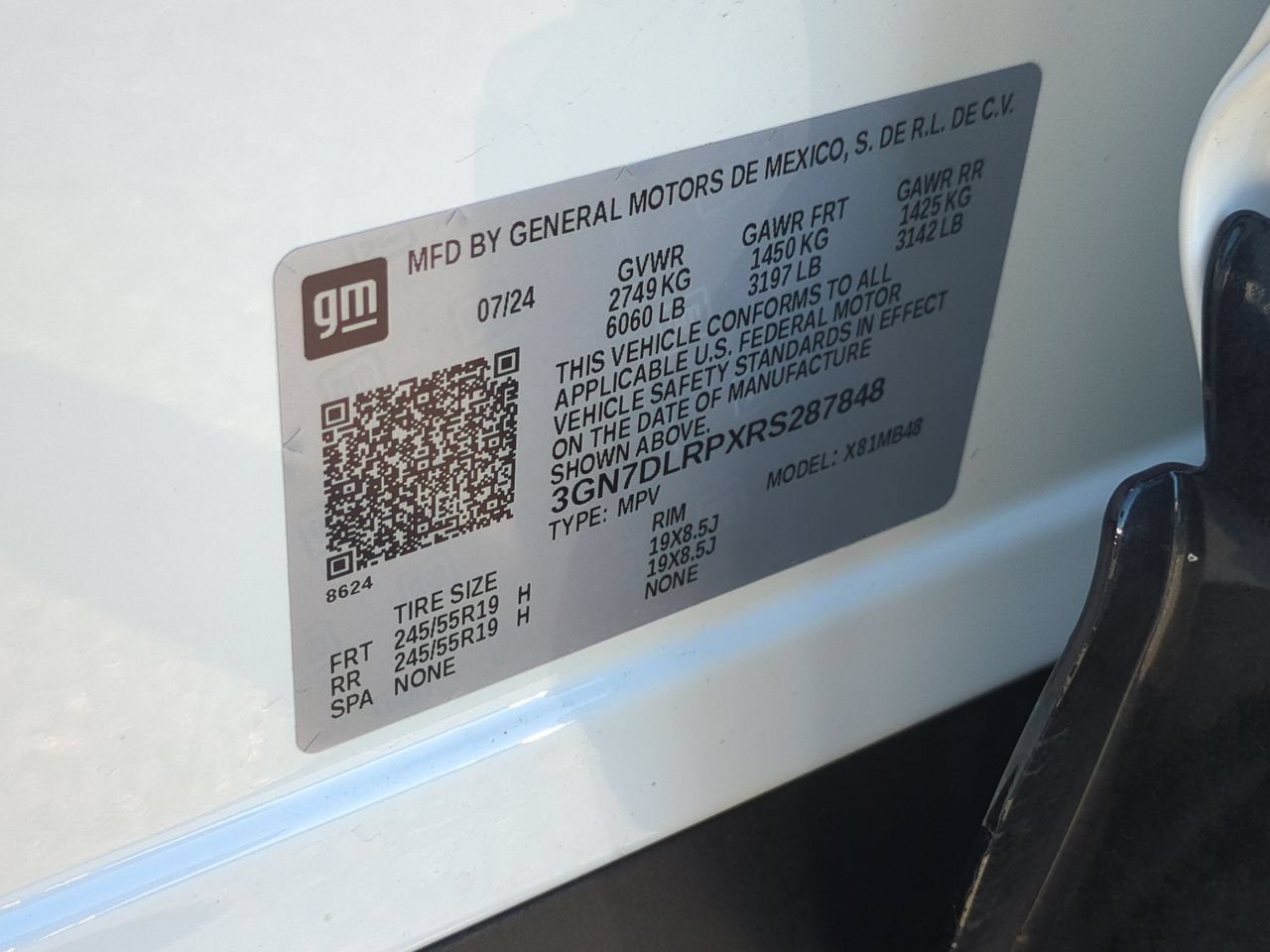 Used 2024 Chevrolet Equinox EV LT w/ LPO, Blackout Package FWD image 32