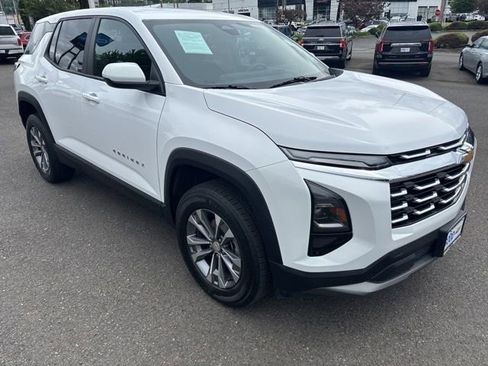 Used 2025 Chevrolet Equinox LT FWD image 7