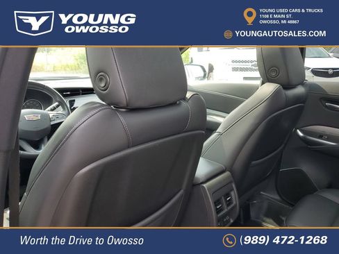 Used 2022 Cadillac XT4 Premium Luxury w/ Cold Weather Package AWD/4WD image 29