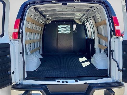 Used 2024 Chevrolet Express 2500 w/ Driver Convenience Package RWD image 12