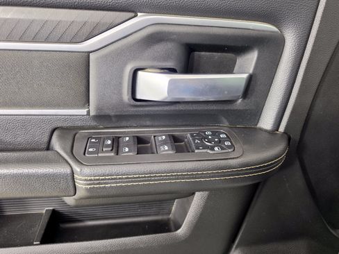 Used 2025 RAM 2500 Big Horn AWD/4WD image 18