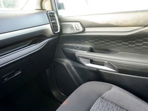 Used 2025 Ford Ranger XLT w/ FX4 Off-Road Package image 26