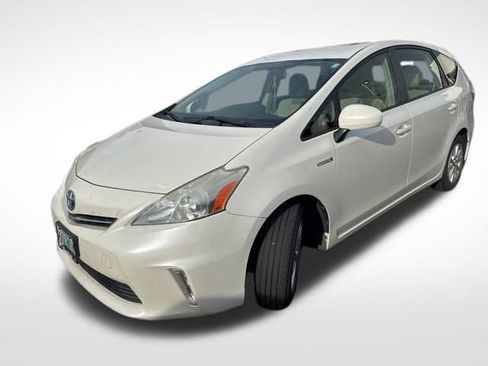 Used 2014 Toyota Prius V Two image 4